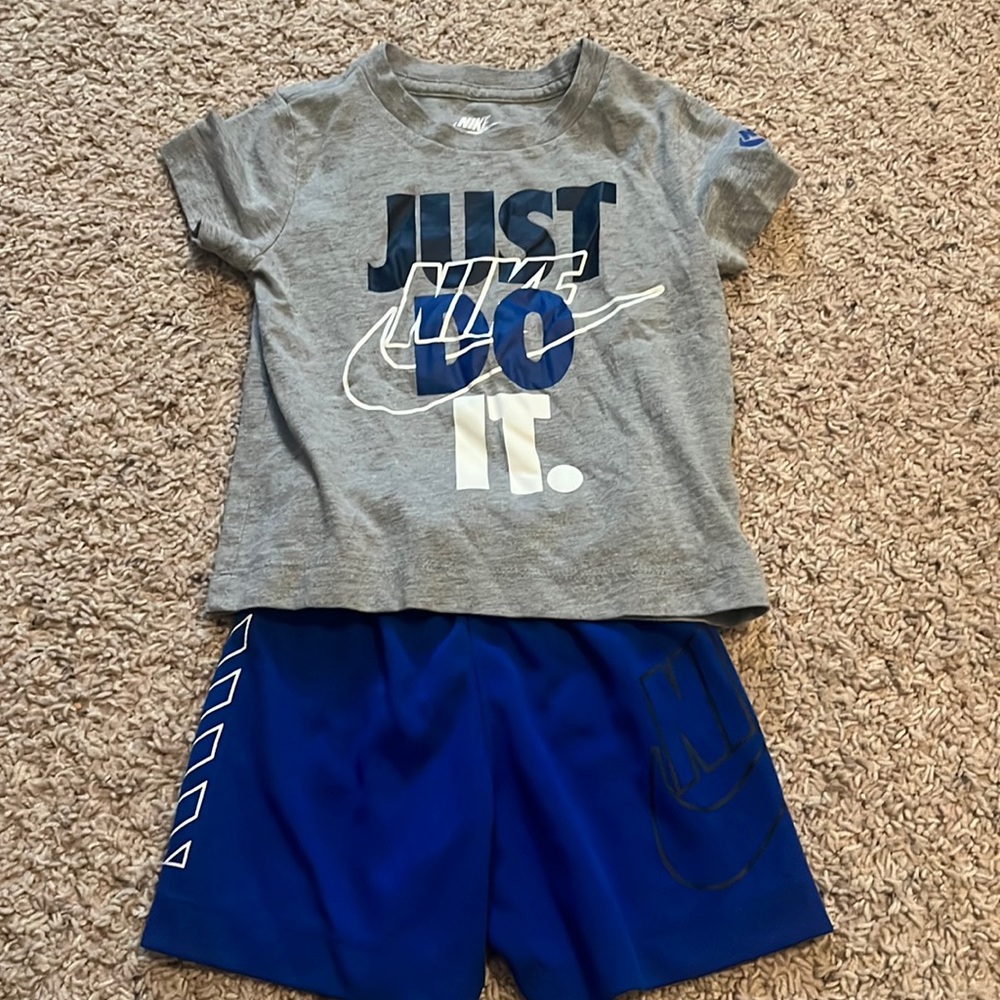 Great two piece Nike set